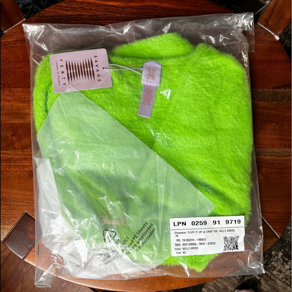 Savage X Fenty Fluff It Up Kelly Green Crop Top - Picture 4 of 8